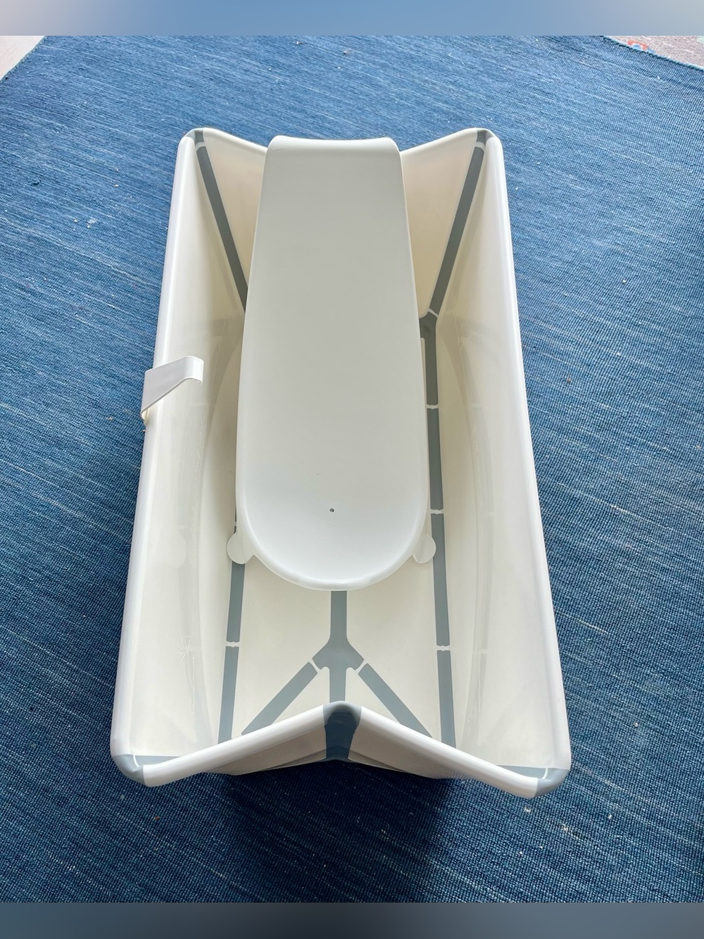 Stokke Flexi Bath baby bathtub with heat sensing plug + newborn support